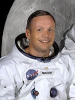 455px-neil-armstrong-in-suit.jpg